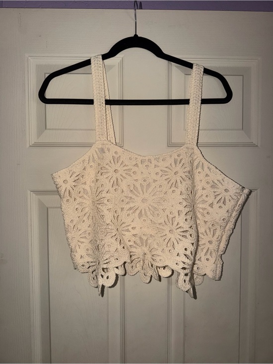 Tops - White Crochet Floral Crop Tank Top